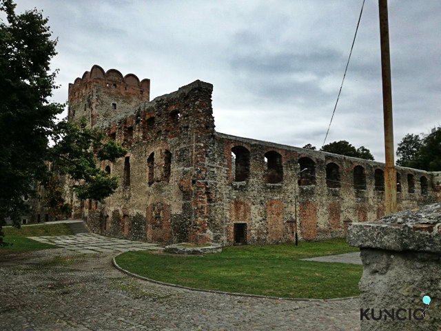 Ruiny zamku w Ząbkowicach